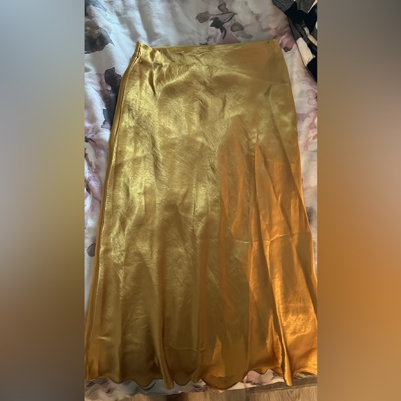 Size 6 babaton slip skirt - Picture 3 of 4